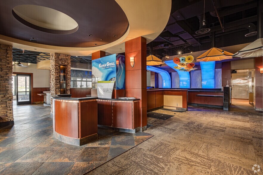 More Photos Of 11275 W Broad St, Glen Allen Unknown For Lease