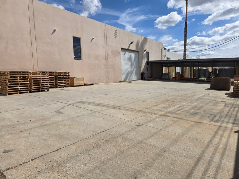 More Photos Of 20554 Plummer St, Chatsworth Manufacturing For Lease