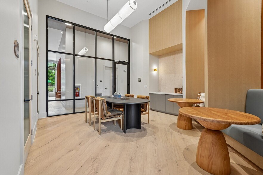 More Photos Of 3558 Elm St, Atlanta Apartments For Lease
