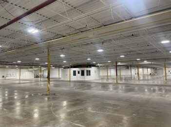More Photos Of 402 N Main St, Walworth Warehouse For Lease