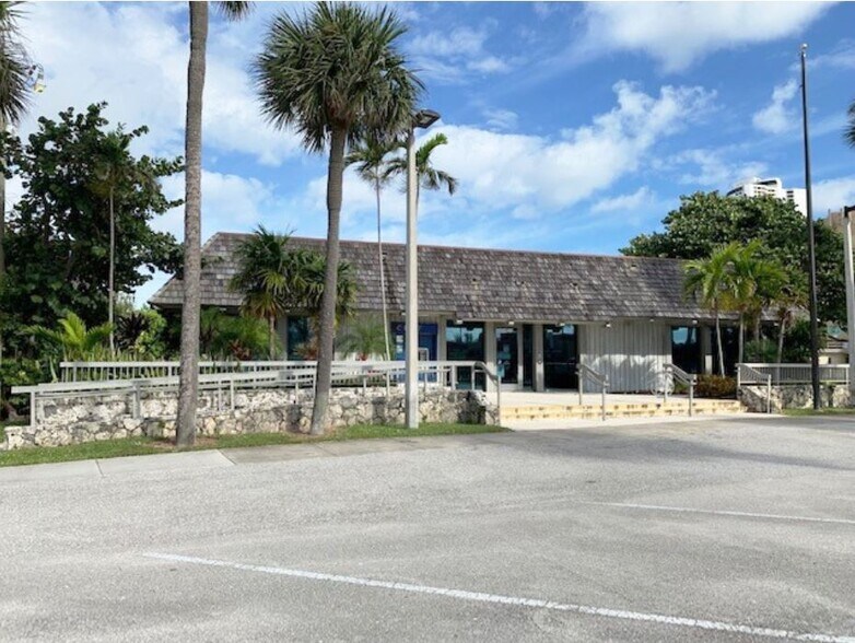 More Photos Of 1200 E Blue Heron Blvd, West Palm Beach Storefront Retail Office For Lease