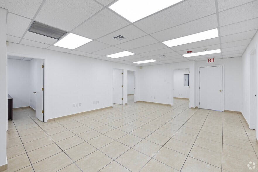 More Photos Of 19555 NE 10th Ave, Miami Unknown For Lease