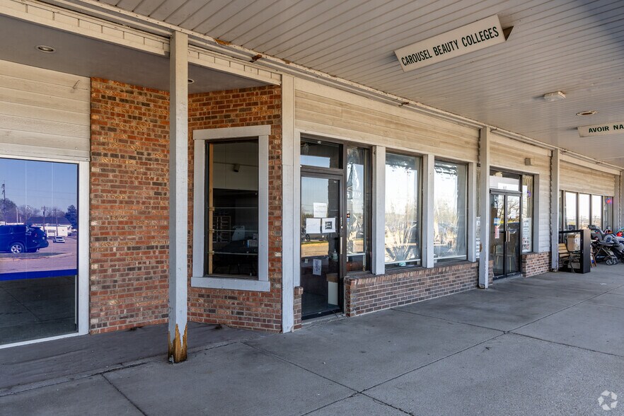 More Photos Of 415-659 S Breiel Blvd, Middletown Storefront For Lease