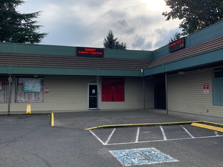 Primary Photo Of 13810-13900 NE Sandy Blvd, Portland Storefront For Lease