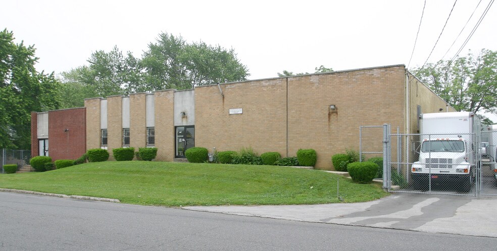 Primary Photo Of 546 Penn St, Yeadon Warehouse For Sale
