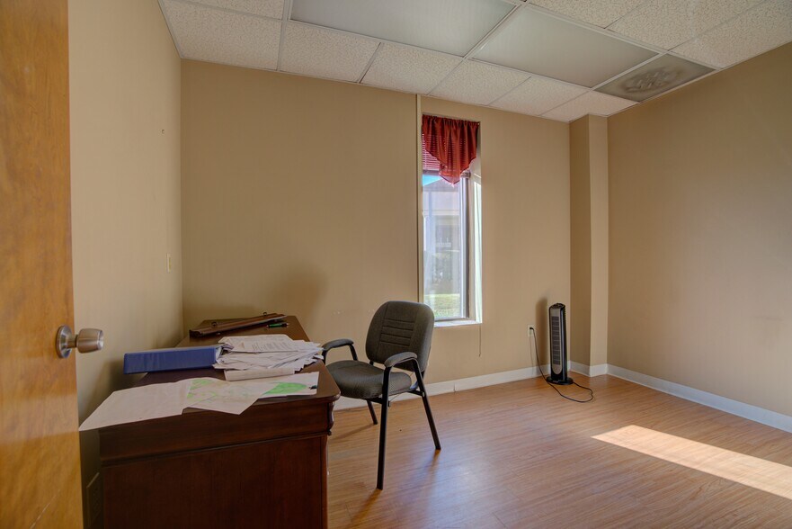 More Photos Of 315 W 10th St, Rome Medical For Sale