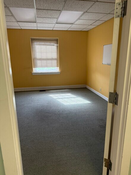 More Photos Of 3600-3606 Western Ave, Knoxville Freestanding For Sale