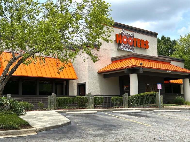 More Photos Of 5195 Fernandina Rd, Harbison Restaurant For Sale