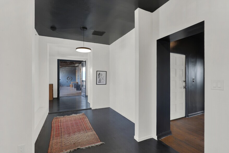 More Photos Of 435 S Boyle Ave, Los Angeles Office Residential For Sale
