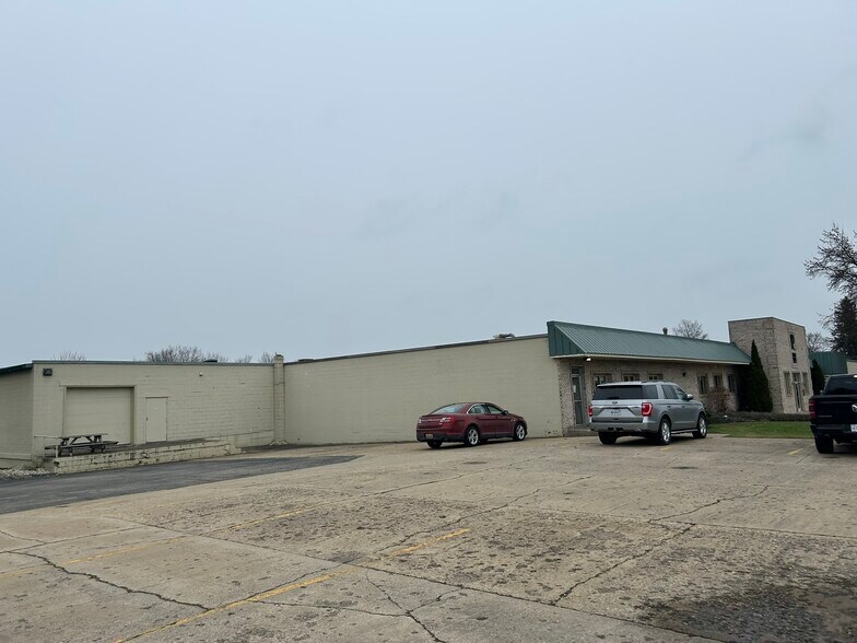 More Photos Of 3340-3350 Main St, Ravenna Light Manufacturing For Sale