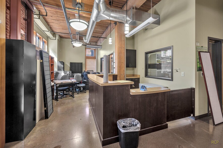 More Photos Of 75 NW Couch St, Portland Medical For Lease