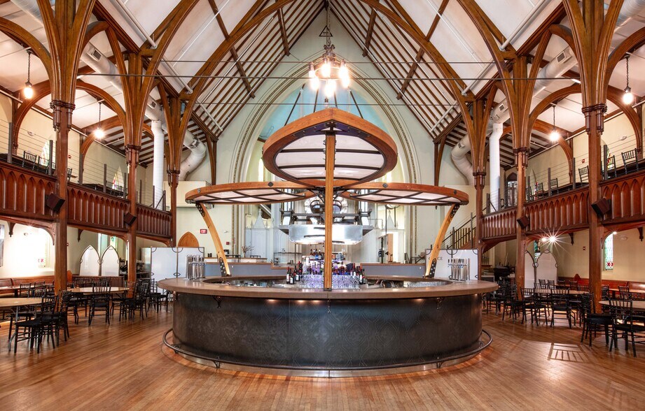 More Photos Of 15 Chestnut St, Portland Specialty For Sale