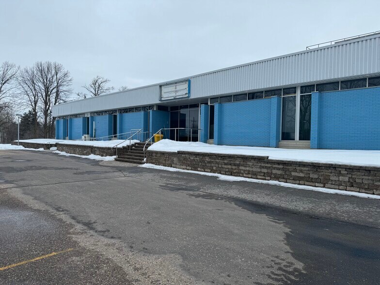 More Photos Of 404 Hartney St, Arnprior Manufacturing For Lease