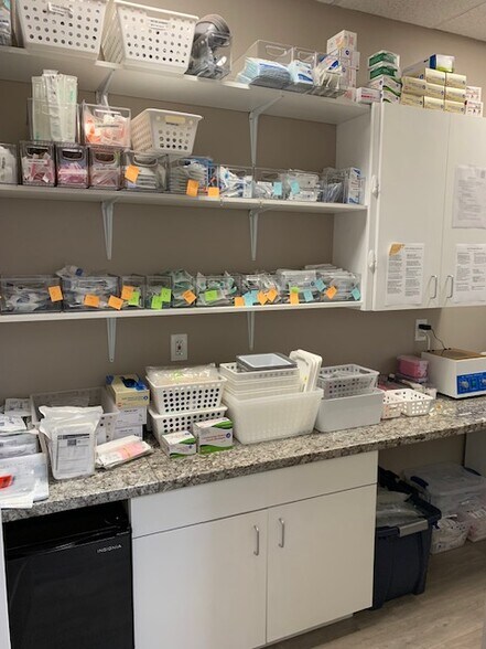 More Photos Of 2295 S Hiawassee Rd, Orlando Office For Sale