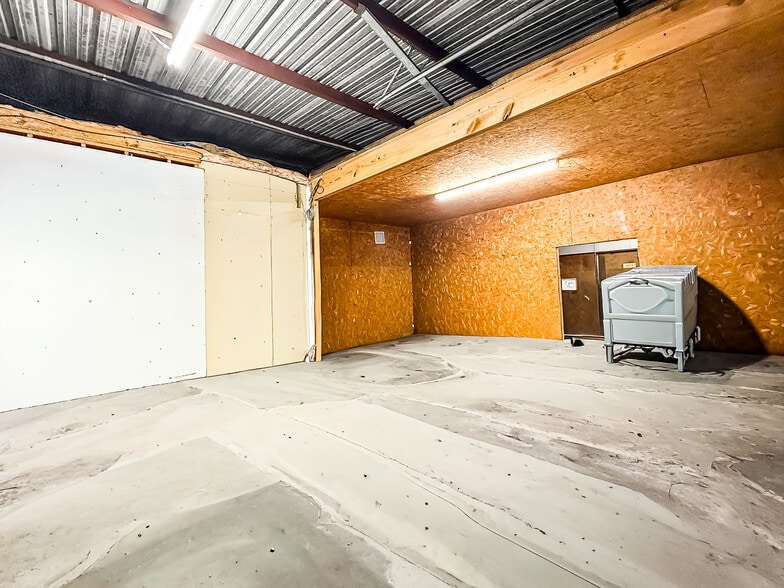 More Photos Of 3801 Saturn Rd, Corpus Christi Warehouse For Sale