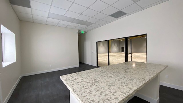 More Photos Of 5957 S St Andrews Pl, Los Angeles Warehouse For Sale