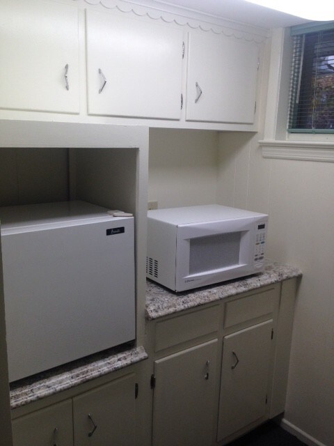 More Photos Of 19 N County Line Rd, Jackson Medical For Lease