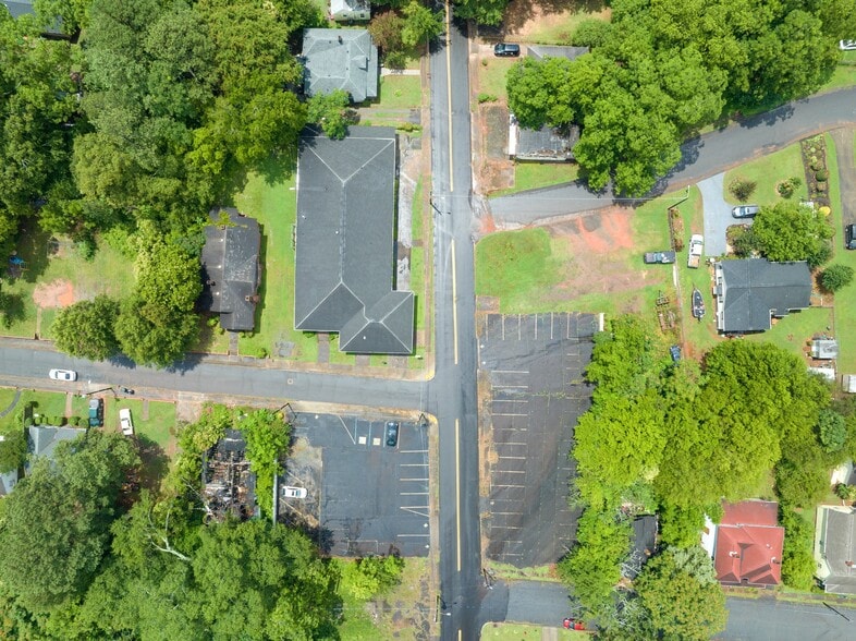 More Photos Of 1401 S Fant St, Anderson Funeral Home For Sale