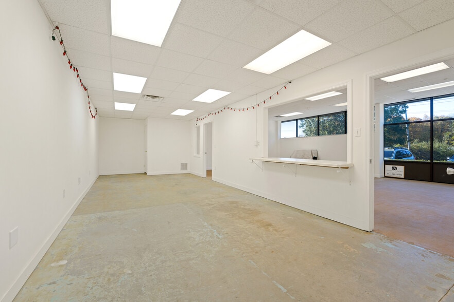 More Photos Of 11 Overlook Dr, Hamden Warehouse For Sale