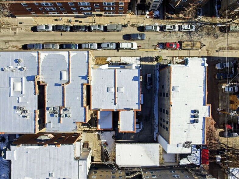 More Photos Of 2424-2428 N Geneva Ter, Chicago Apartments For Sale