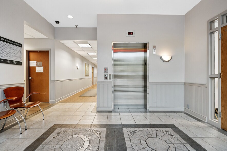 More Photos Of 3000 Stonewood Dr, Wexford Office For Lease