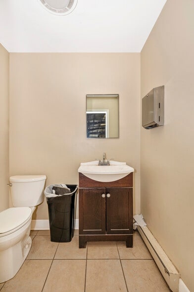 More Photos Of 329 E 2nd St, Frederick Warehouse For Lease