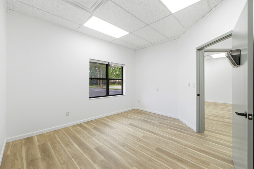 More Photos Of 8431 Baymeadows Way, Jacksonville Loft Creative Space For Lease