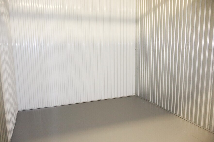 More Photos Of 912 N Dixie Ave, Elizabethtown Self Storage For Sale