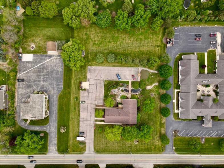 More Photos Of N48W14336 Hampton Rd, Menomonee Falls Office For Sale