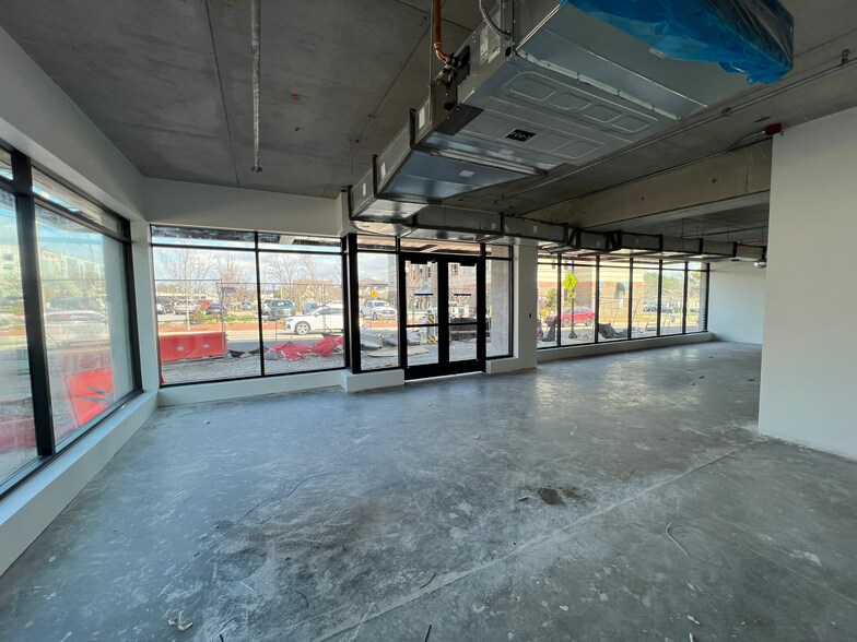 More Photos Of 200 E Central Ave, Bentonville Parking Garage For Lease
