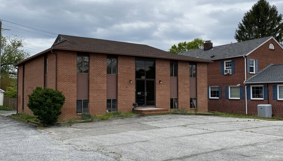 More Photos Of 6607 York Rd, Baltimore Unknown For Lease