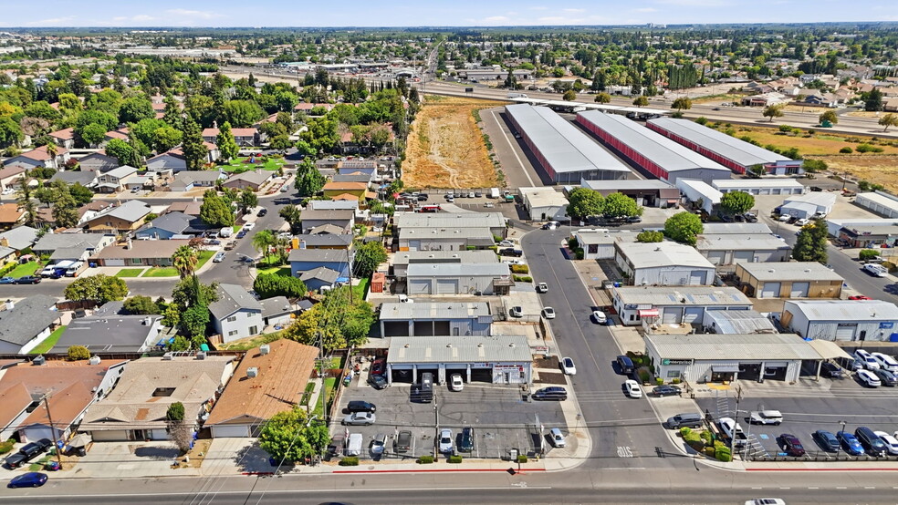 More Photos Of 1649 Carnegie St, Turlock Warehouse For Lease