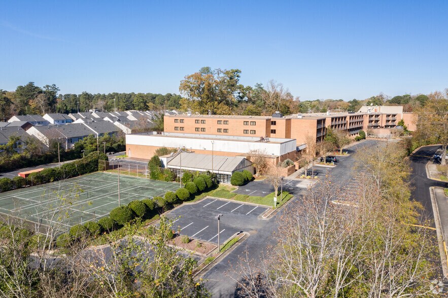 More Photos Of 6945 Pocahontas Trl, Williamsburg Hotel For Sale