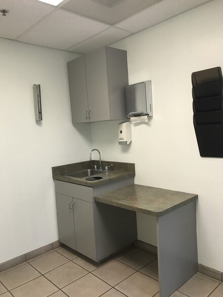 More Photos Of 1310 W St Marys Rd, Tucson Medical For Lease