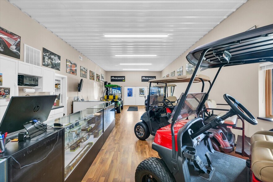 More Photos Of 109 Front St, Mansfield Industrial For Sale