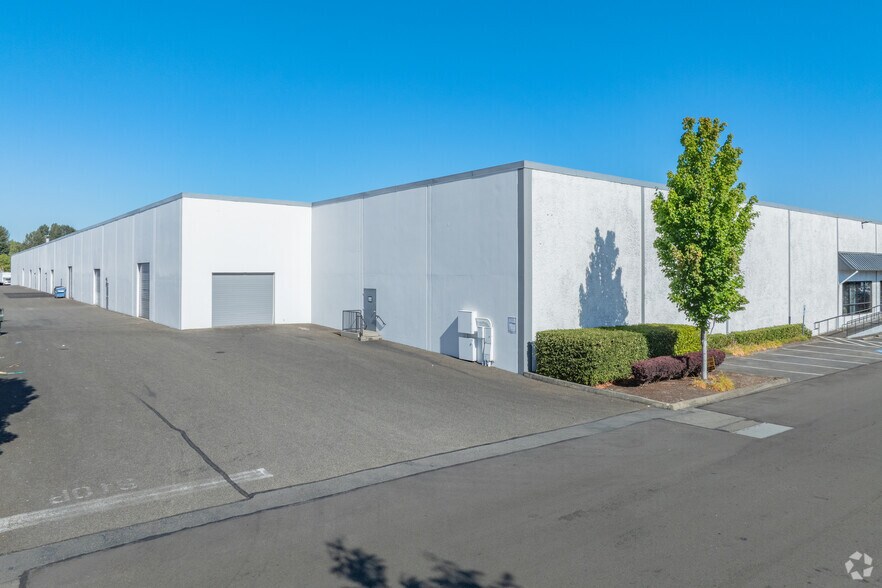 More Photos Of 8226 S 208th St, Kent Unknown For Lease