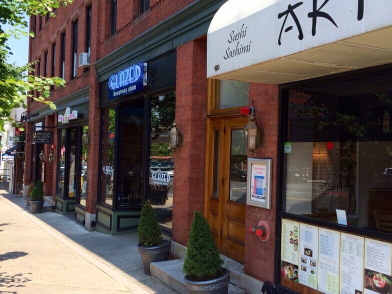 More Photos Of 11-19 N Pleasant St, Amherst Storefront Retail Office For Lease