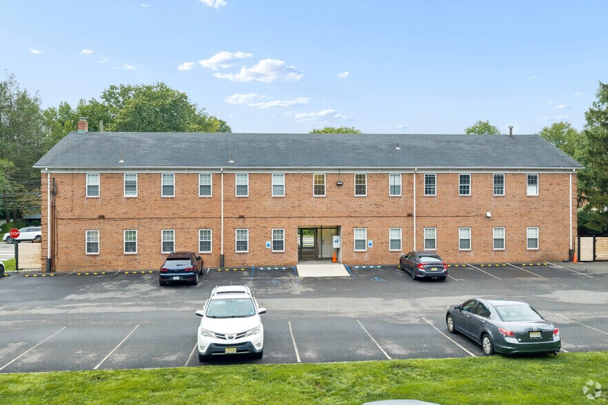 More Photos Of 210 Knickerbocker Rd, Cresskill Medical For Lease