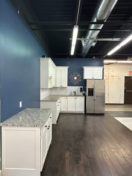 More Photos Of 1109 Dallas Dr, Denton General Retail For Lease