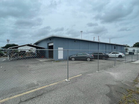 More Photos Of 2850-2852 47th Ave N, Saint Petersburg Warehouse For Sale