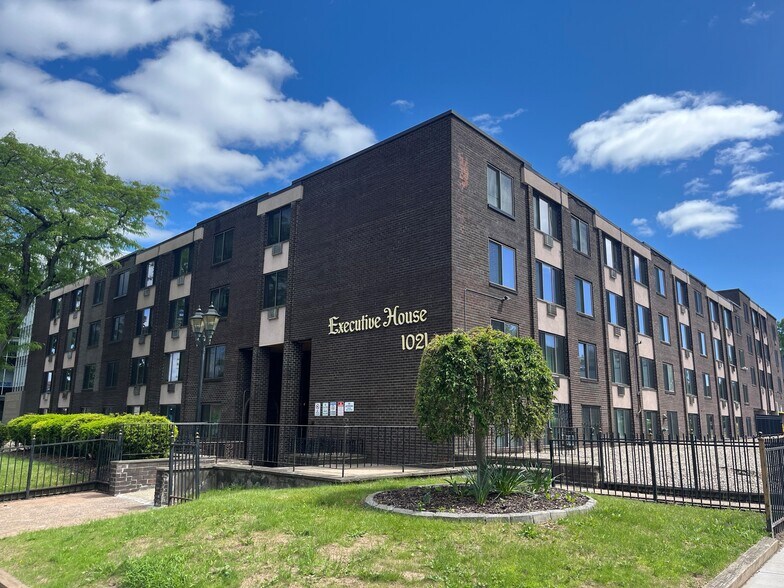Primary Photo Of , Hartford Multifamily For Sale