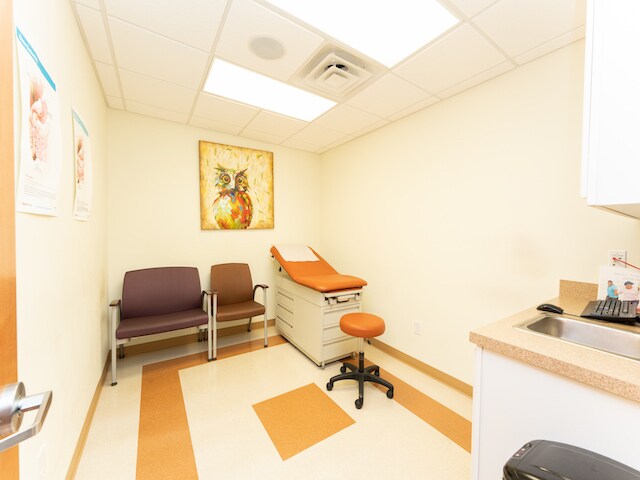 More Photos Of 1051-1103 W Sherman Ave, Vineland Medical For Lease
