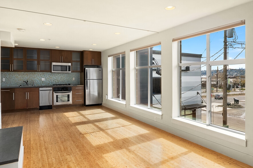 More Photos Of 1502 NW 52nd St, Seattle Office Residential For Sale