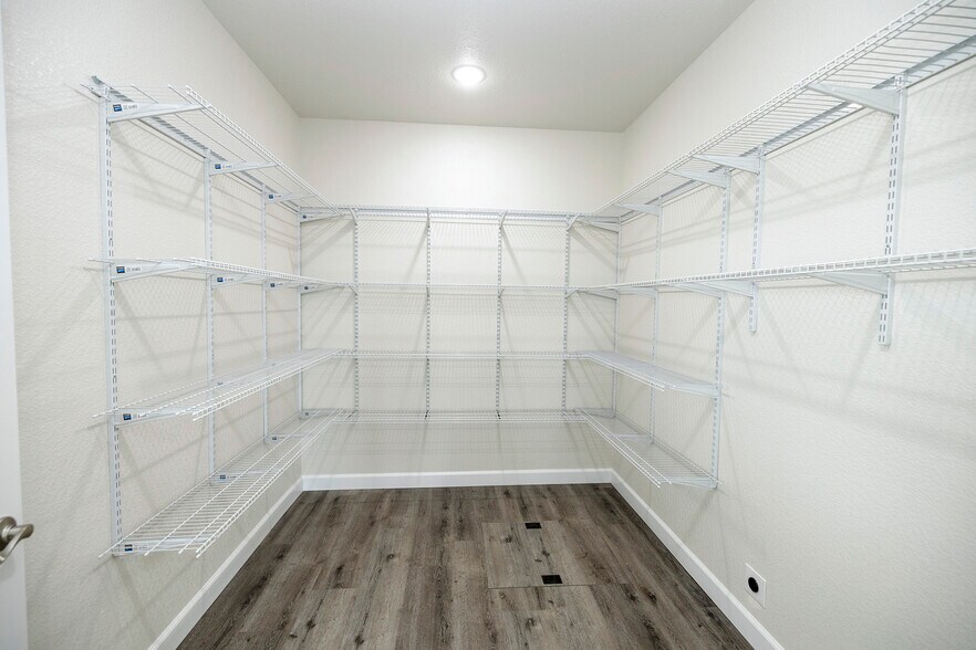 More Photos Of 720 N 2nd St, Patterson Specialty For Sale