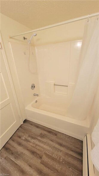 More Photos Of 3537 Liberty Ave, Vermilion Hotel For Sale