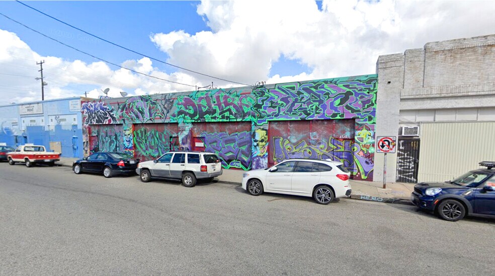 More Photos Of 2315-2319 E 8th St, Los Angeles Warehouse For Lease