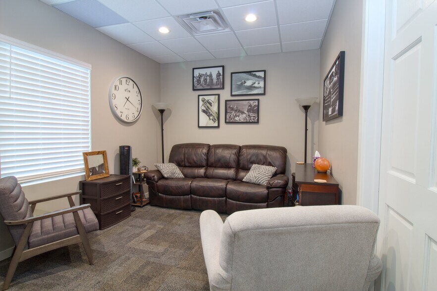 More Photos Of 5308 Parklane Pl, Kearney Office For Sale