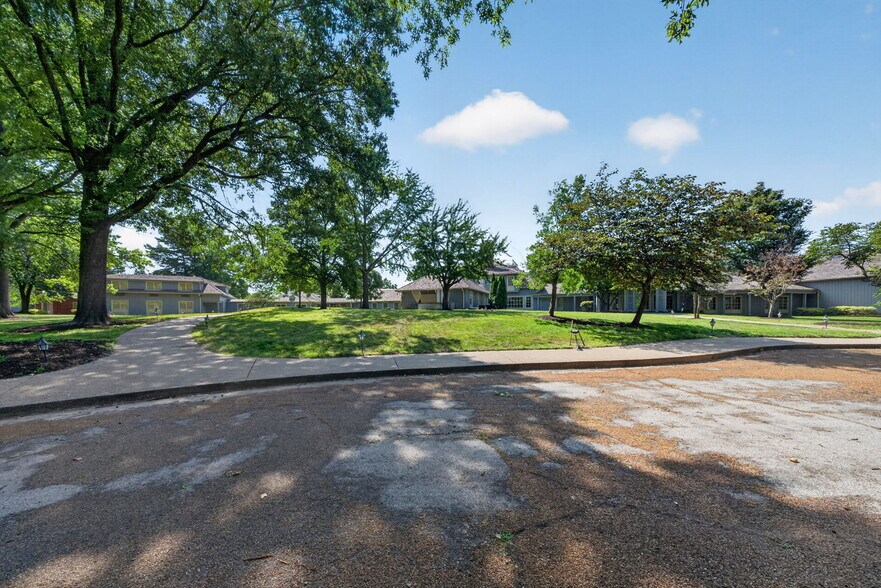 More Photos Of 1461 Highway EE, Winfield Specialty For Sale