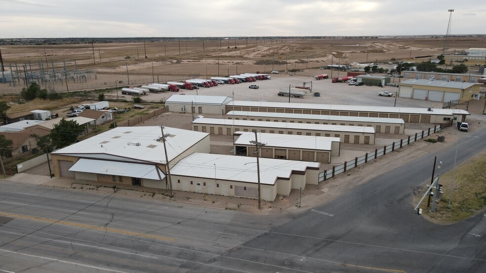 Primary Photo Of 2213 N Quaker Ave, Lubbock Self Storage For Sale