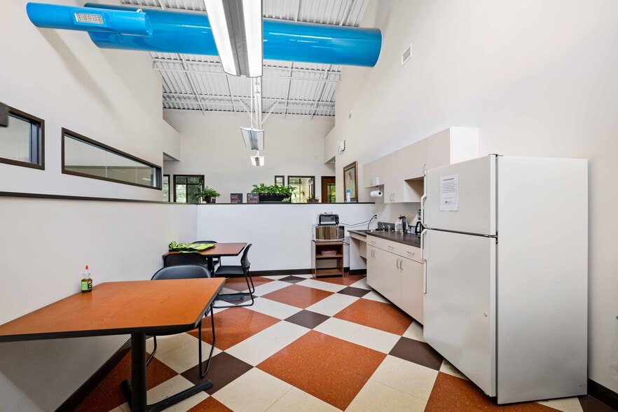 More Photos Of 8000 Brownleigh Dr, Raleigh Office For Sale